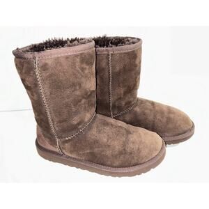 Ugg Kids Classic Short II 5251 Brown Suede Shearling Boots Girls Size 4